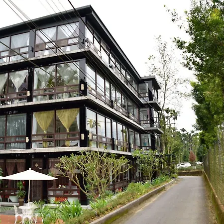 Full House Bed And Breakfast